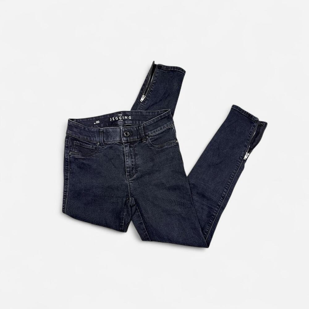 White House Black Market 00 black cropped ankle skinny jeans ankle zippers